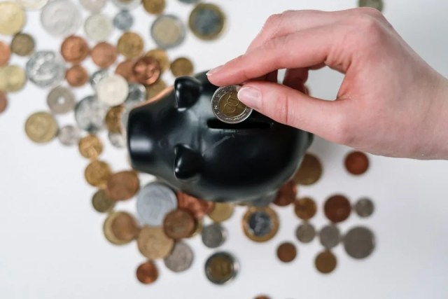 Essential steps for saving money while moving