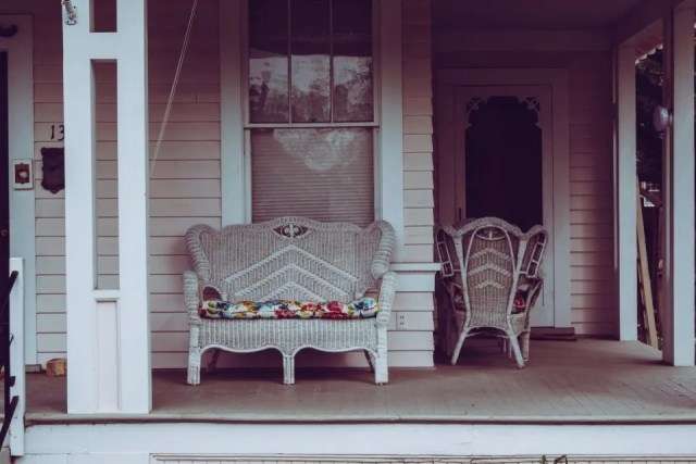 Guidelines for storing outdoor furniture