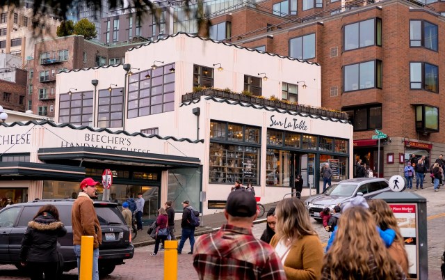 Homesick in Seattle: How to Quickly Feel at Home After the Move