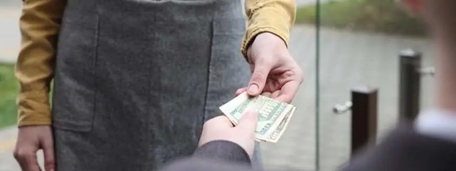 How Much to Tip Movers? Do You Have to Tip Movers?