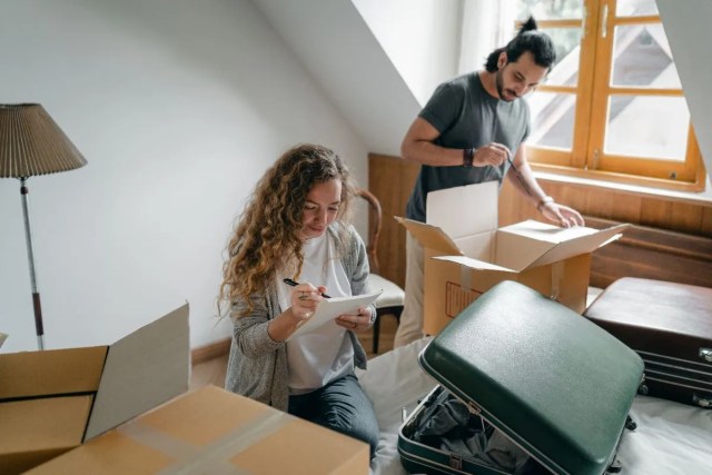 How to choose between multiple movers