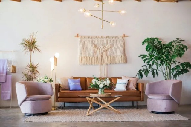 How to prepare furniture for shipping from Redmond