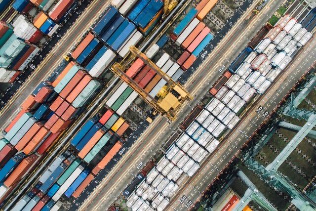 Pros and cons of LTL shipping