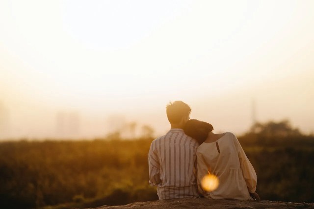 Relocating for love: Overcoming challenges of long distance relocation