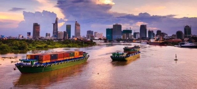 The Critical Role of Shipping in Supply Chain Management