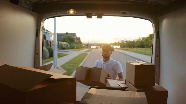 The Role of Specialized Moving Services in Custom Moves