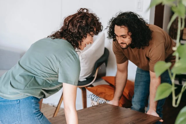 Tips for handling heavy items when moving