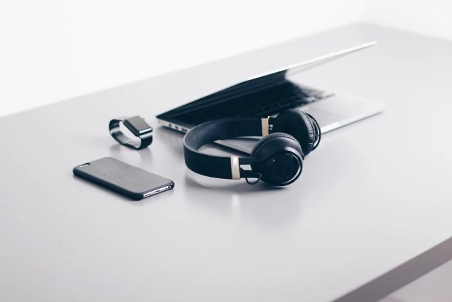 Tips for moving cables and electronics