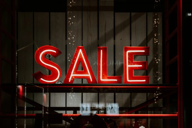 Tips for selling your clutter before moving